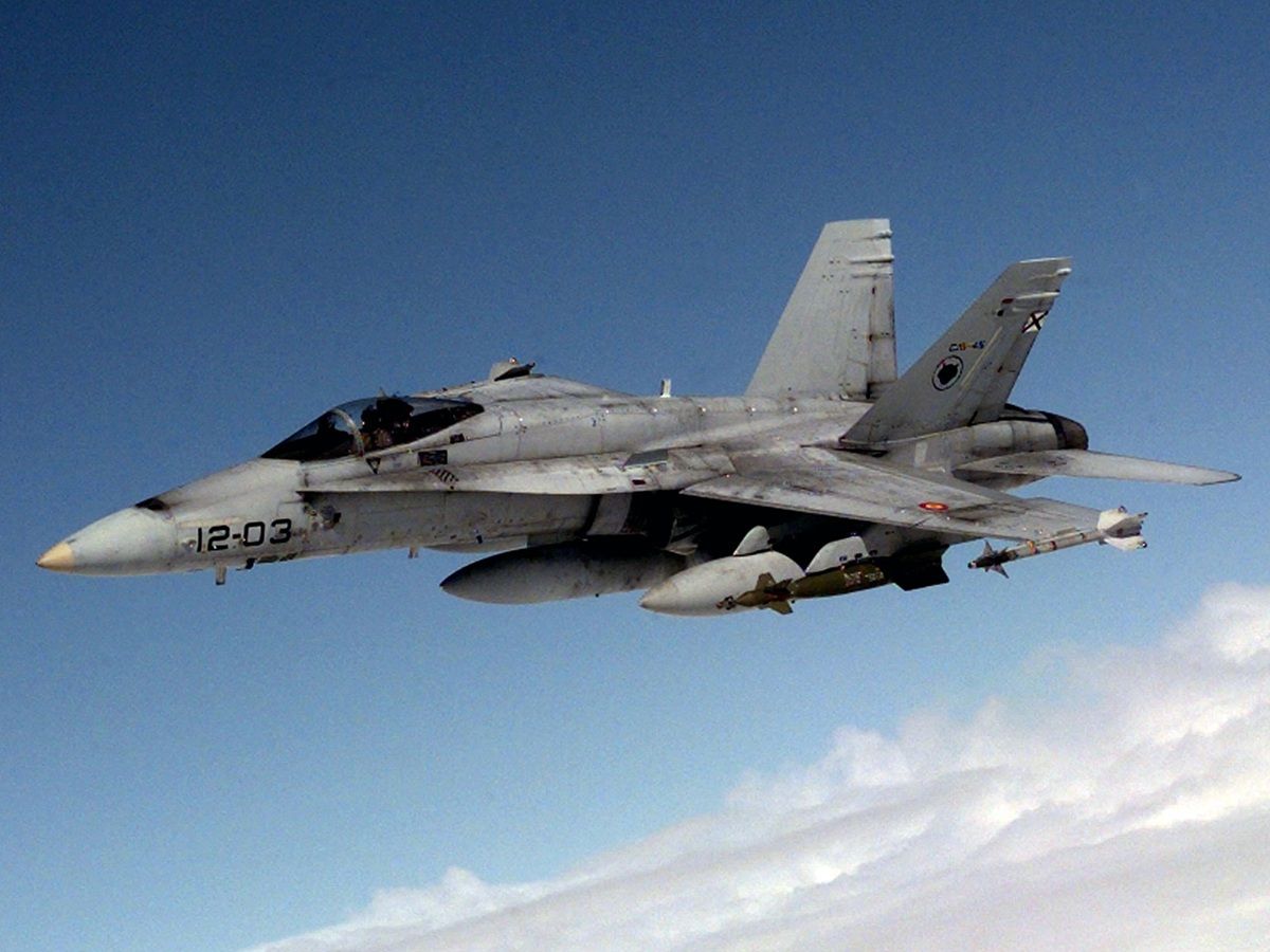 Винищувач F-18 збив невідомий дрон над Румунією