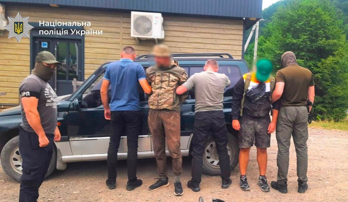 Прикарпатець за 3 тис. доларів обіцяв організувати втечу ухилянта за кордон 
