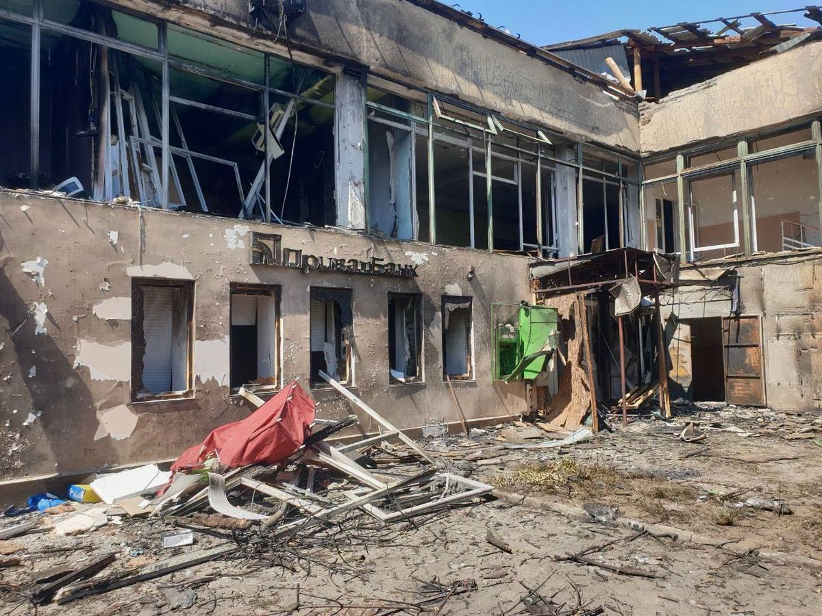 «ПриватБанк» повідомив про загибель двох працівників внаслідок обстрілу відділення