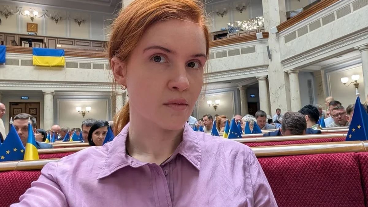 Мар’яна Безугла повернулася до фракції «Слуга народу»