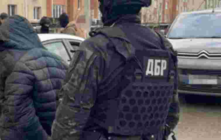 У Львові на хабарі 2000 доларів затримали працівника СБУ