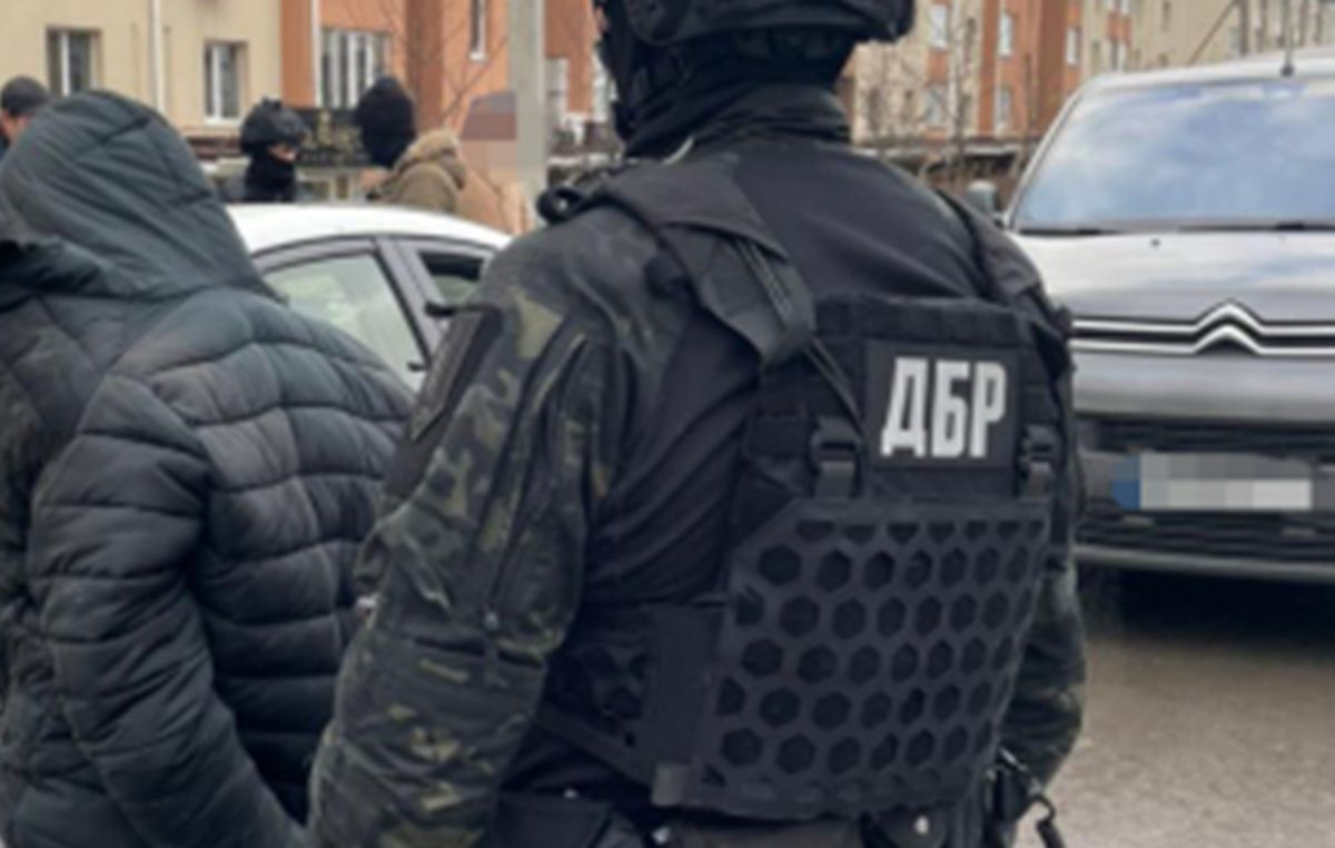 У Львові на хабарі 2000 доларів затримали працівника СБУ