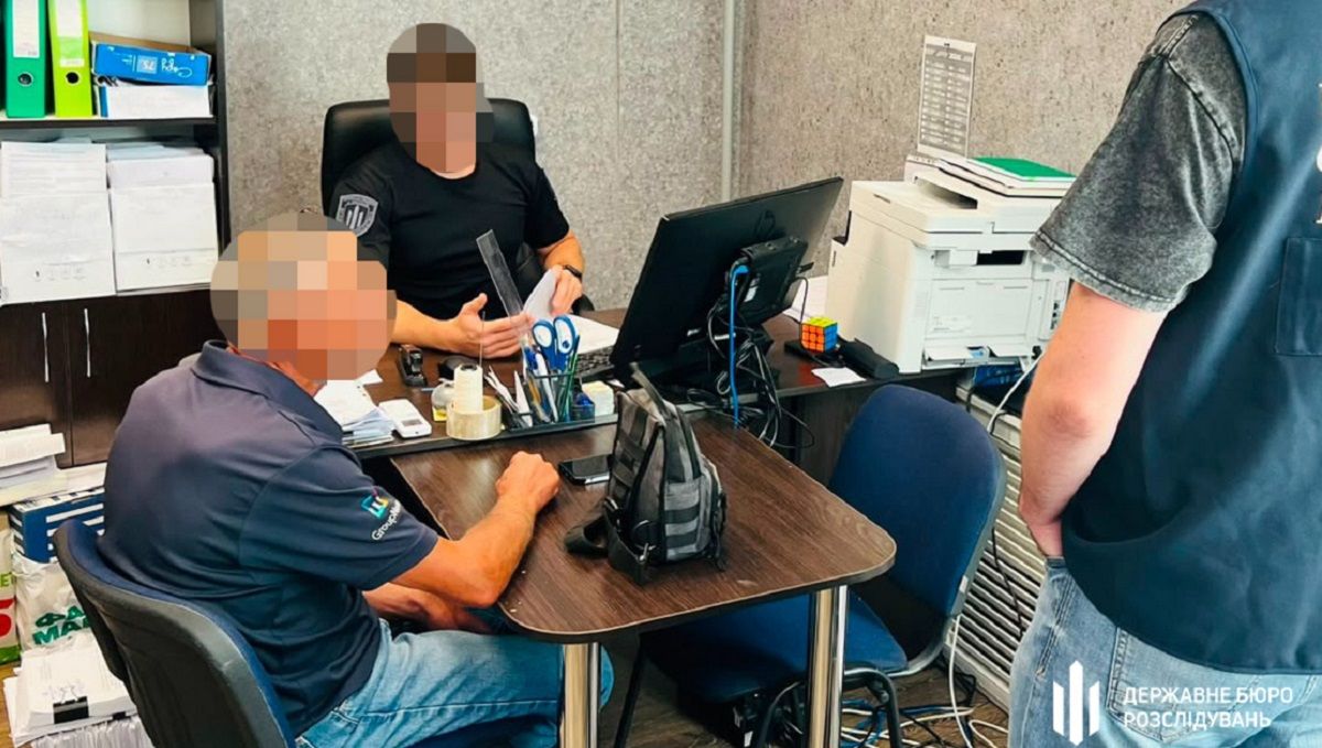 ДБР викрило офіцера, який замовляв харчування для відсутніх бійців