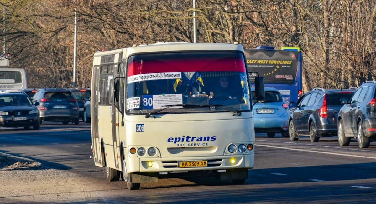У Львові змінили схеми руху двох автобусних маршрутів