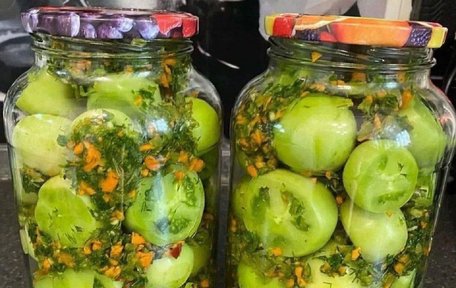 Мариновані зелені помідори на зиму. Рецепт дня