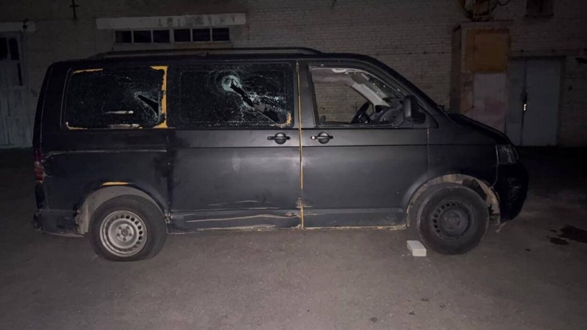 У Луцьку натовп розтрощив авто ТЦК і побив військових