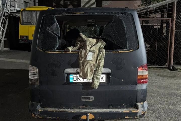 Розтрощене авто військових ТЦК після конфлікту у Луцьку / Фото Волинського ТЦК та СП
