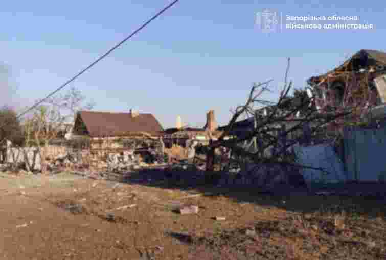 Росіяни завдали сім ударів по Запорізькому району, є загиблі та постраждалі