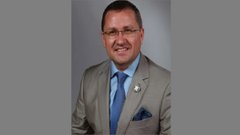 Журналісти викрили подвійне життя керівника офіцерського клубу ВКС Росії
