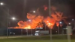 У Росії виникли масштабні пожежі на складах Ozon в Оренбурзі та індустріальній зоні в Петербурзі