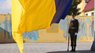 Діти захисників підняли синьо-жовтий прапор у Львові. Фото дня