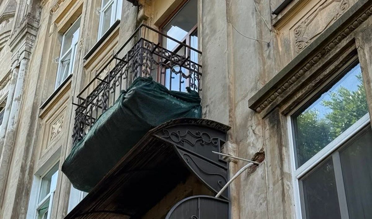 Суд зобов’язав власницю квартири в пам’ятці у Львові відреставрувати аварійний балкон