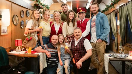 Укрзалізниця, реклама та трохи кохання: з чого зліпили «Потяг "Червона рута"»