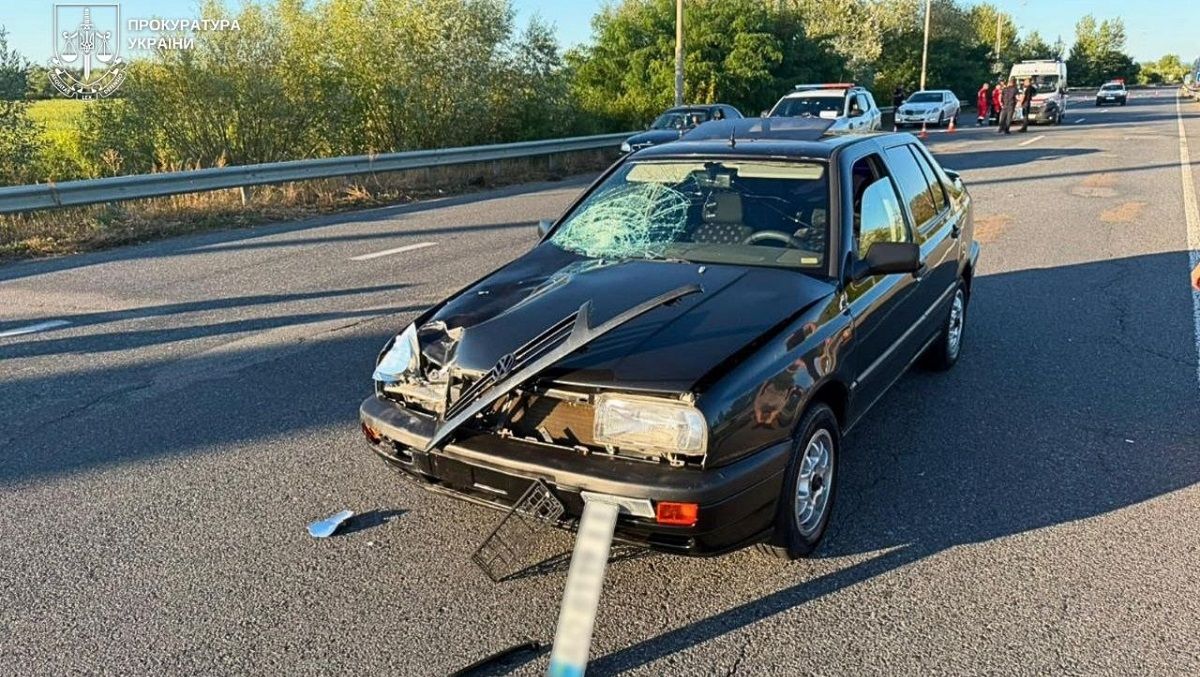 На Закарпатті водій Volkswagen на швидкості збив 11-річного хлопчика