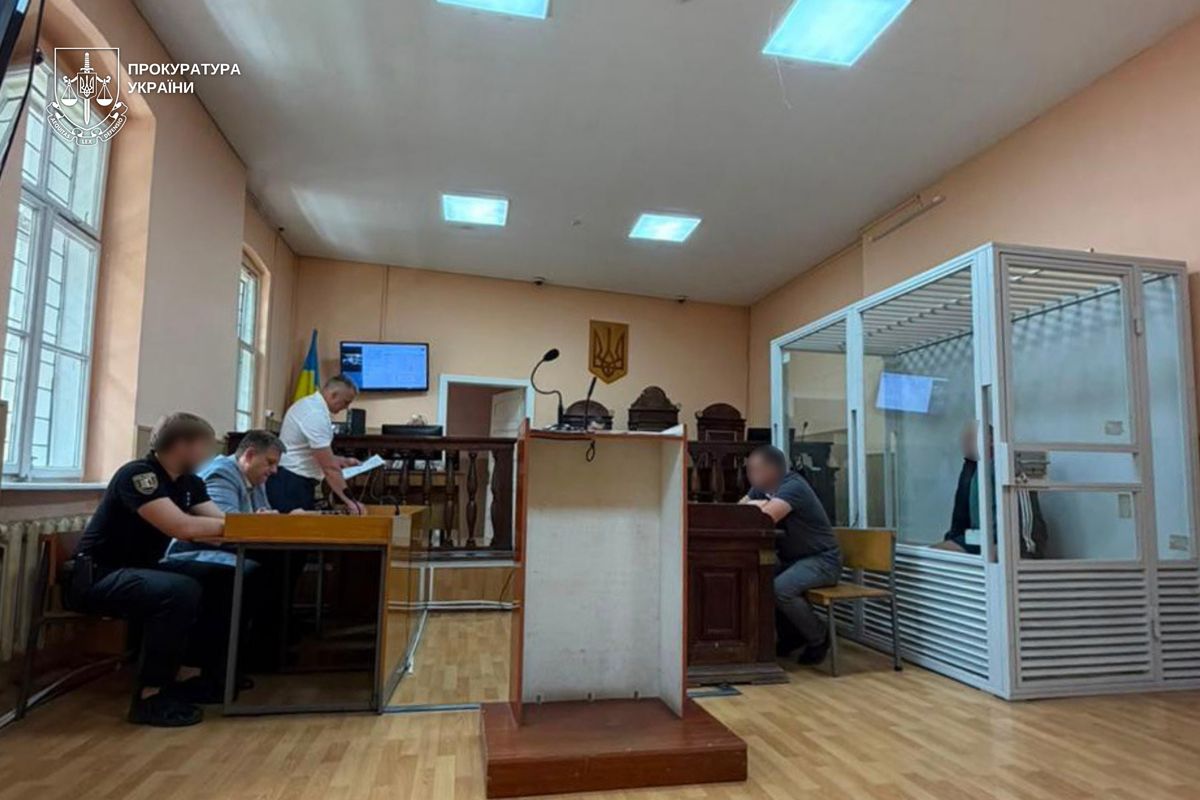 Закарпатський адвокат у масці 50 Cent переправляв ухилянтів через кордон