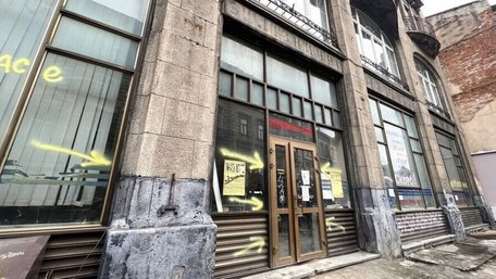 Міськрада погодила реставрацію колишніх залізничних кас в центрі Львова під книгарню
