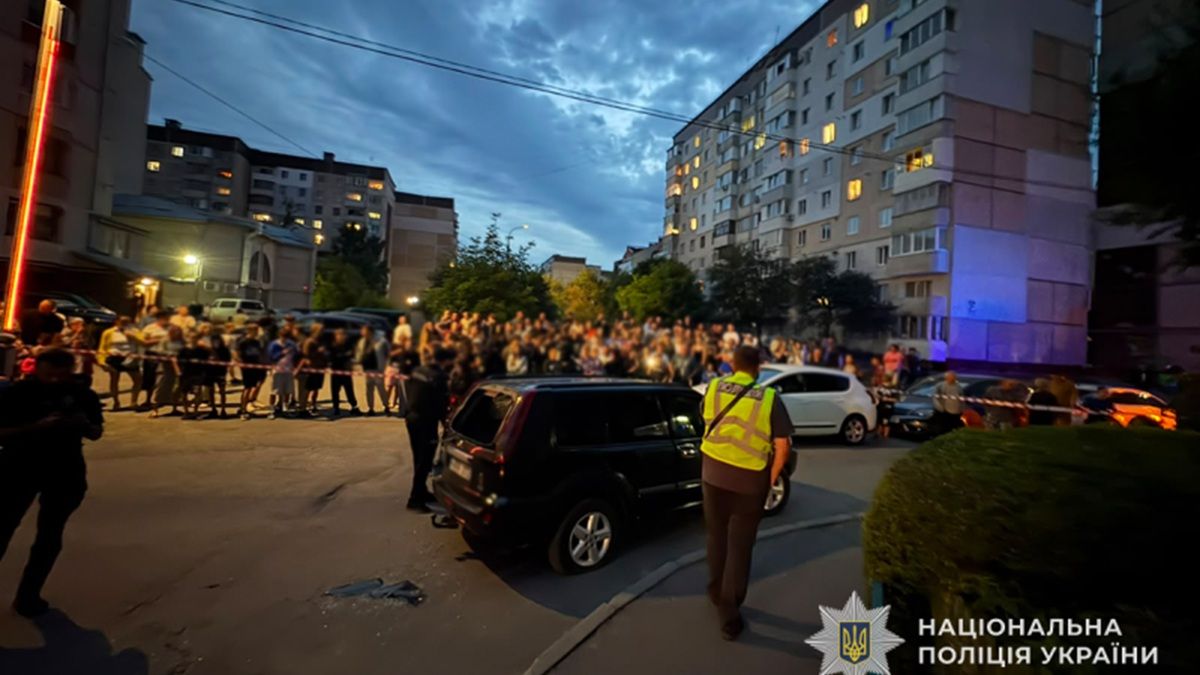 У Тернополі місцеві мешканці напали на працівників ТЦК та пошкодили їхнє авто