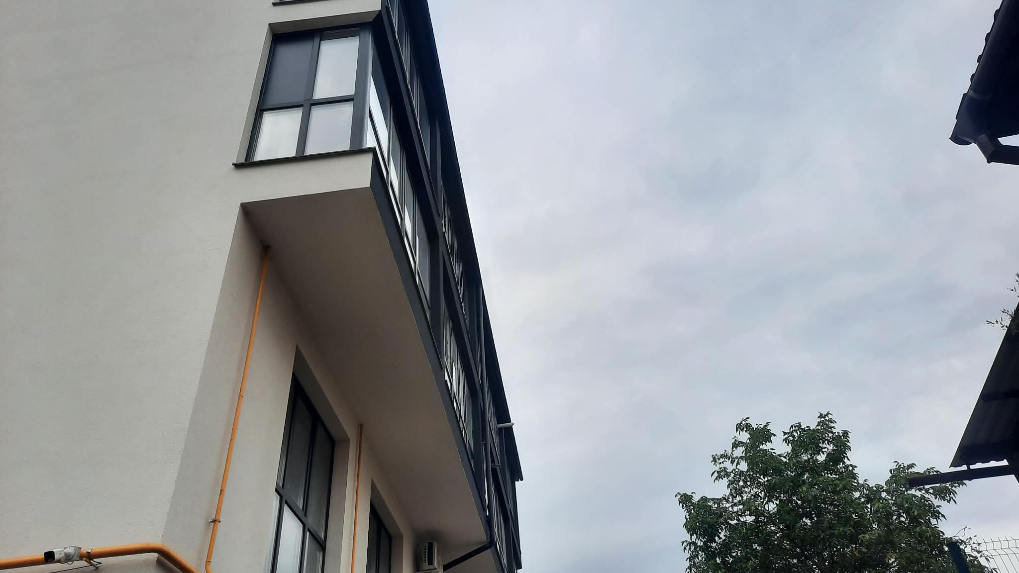 У частині будинку мають бути квартири