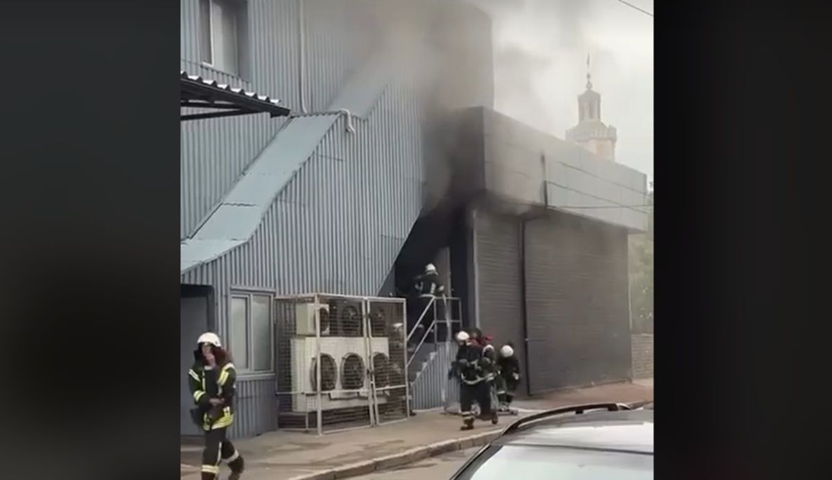 У центрі Самбора спалахнула пожежа в супермаркеті АТБ