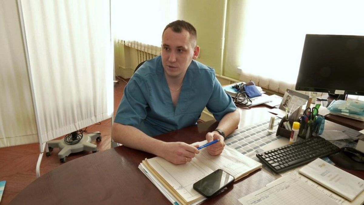 Лікар із Волині заявив про незаконне утримання в ТЦК попри чинне бронювання