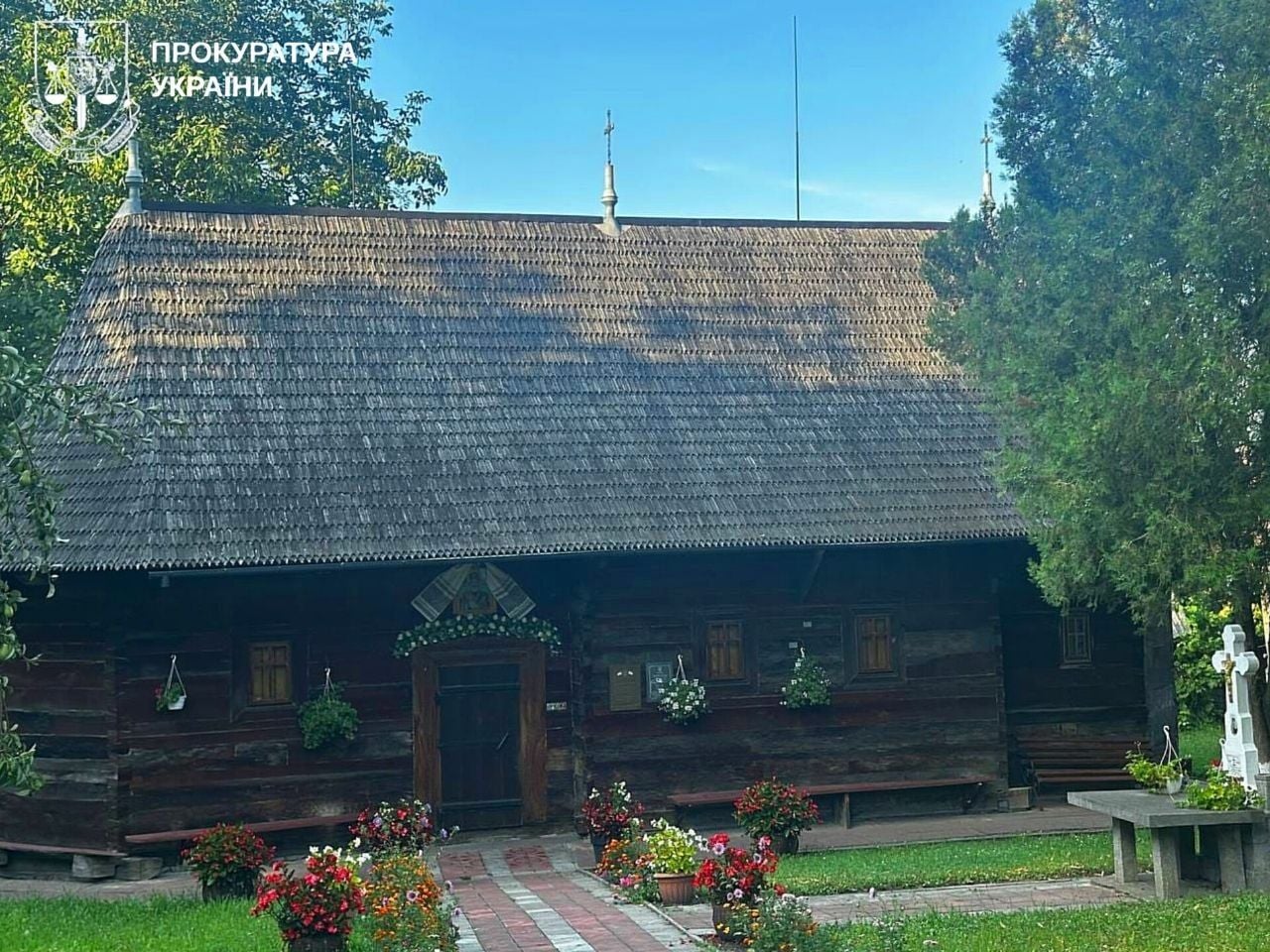 Цю церкву також називають «козацькою»