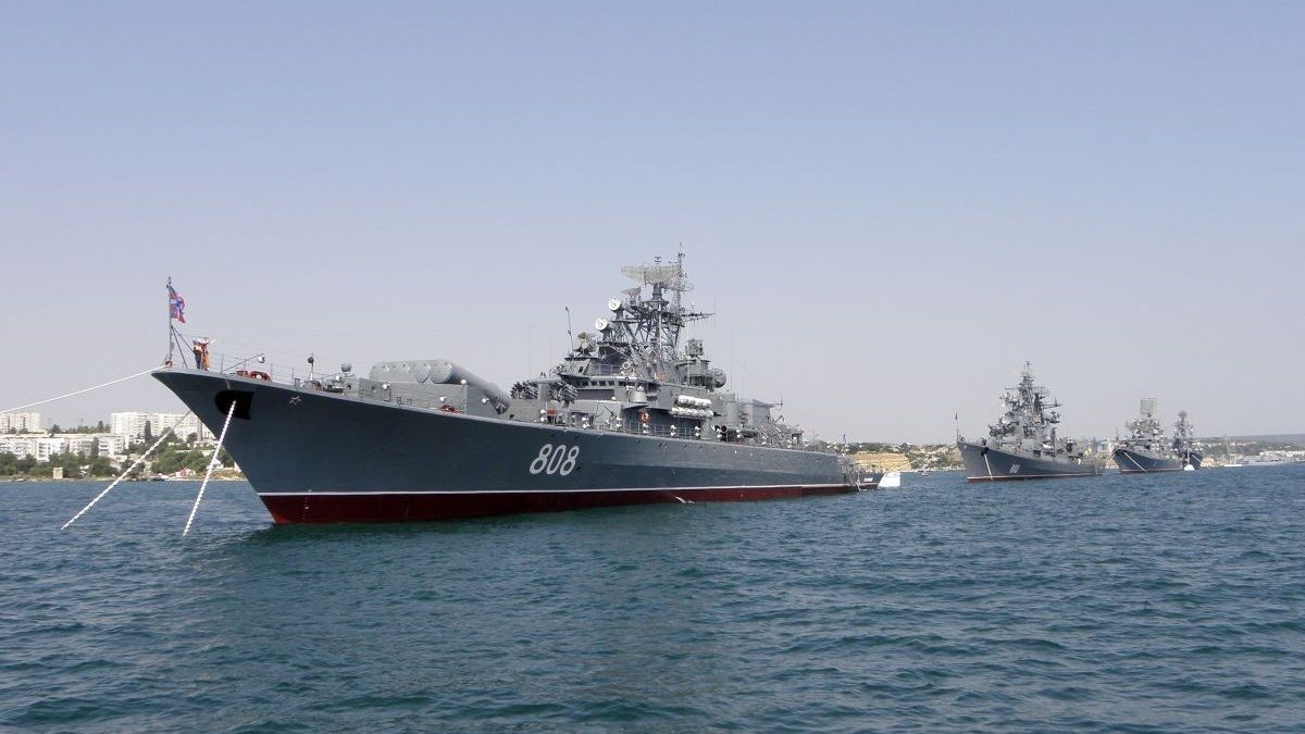 Удари українських дронів заблокували кораблі Чорноморського флоту у Новоросійську