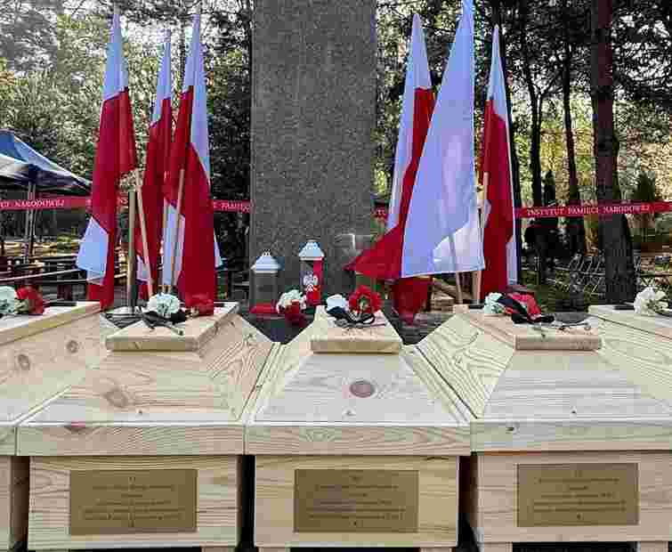 На Волині перепоховали останки 55 людей, знайдених під час ексгумаційних робіт