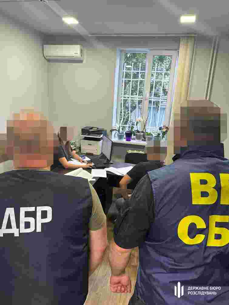 Працівників СБУ на Закарпатті підозрюють у переправленні мешканців Львівщини через кордон