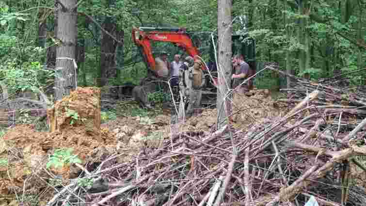 У селі Пужники на Тернопільщині розпочали новий етап пошуку останків загиблих поляків