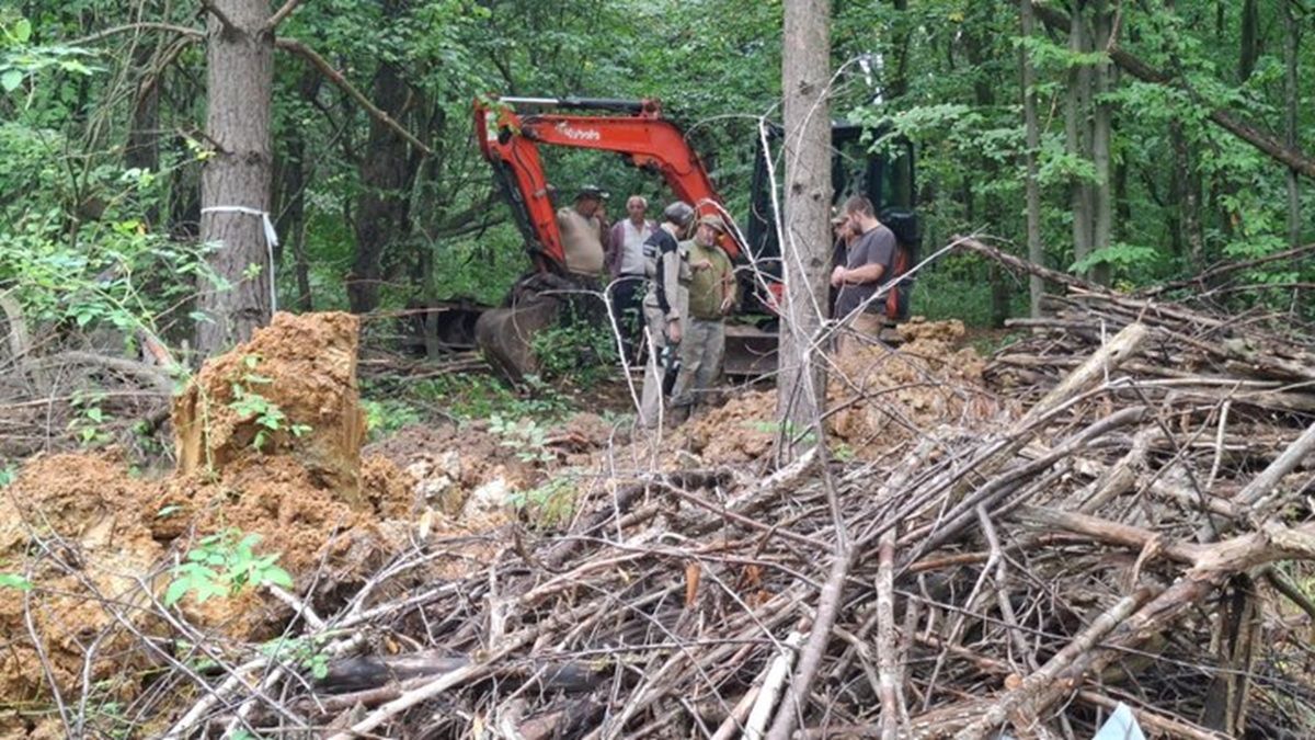 У селі Пужники на Тернопільщині розпочали новий етап пошуку останків загиблих поляків