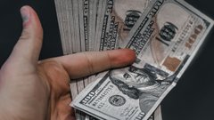 У Франківську колишній учитель найняв рекетирів, щоб вибити в бізнес-партнера 10 тис. доларів