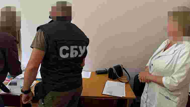 СБУ затримала медсестру Сокальської ЦРЛ на хабарі за оформлення інвалідності