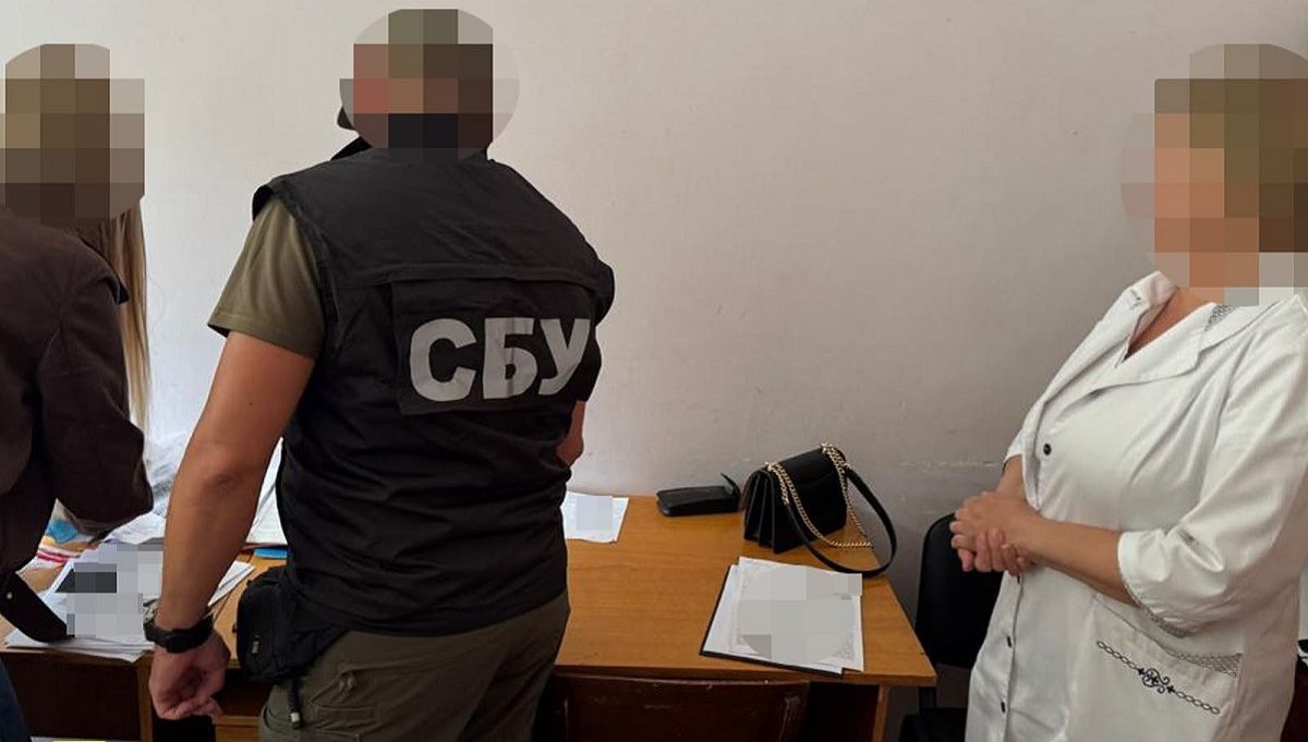 СБУ затримала медсестру Сокальської ЦРЛ на хабарі за оформлення інвалідності