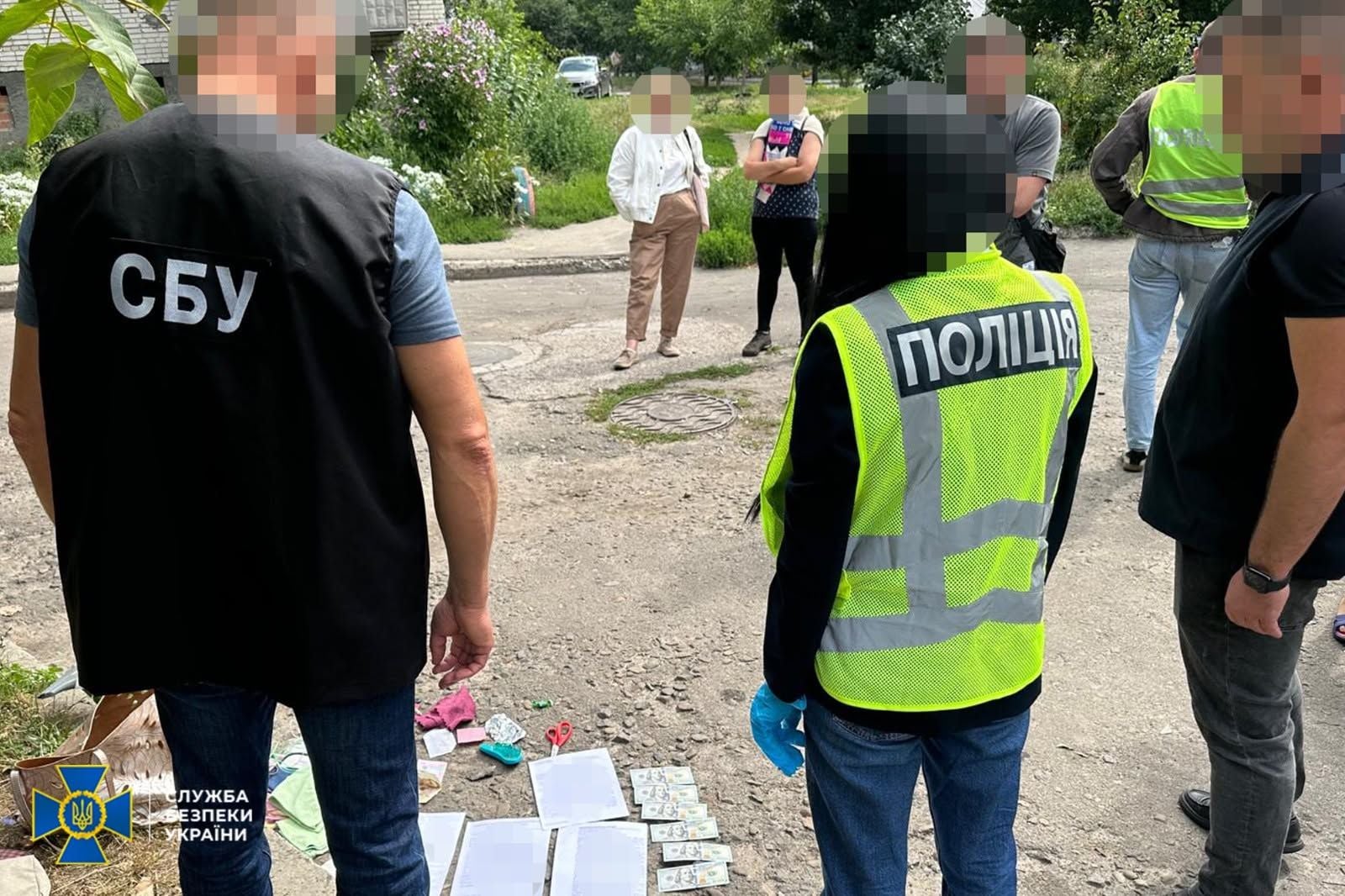Медсестру затримали на гарячому після одержання грошей