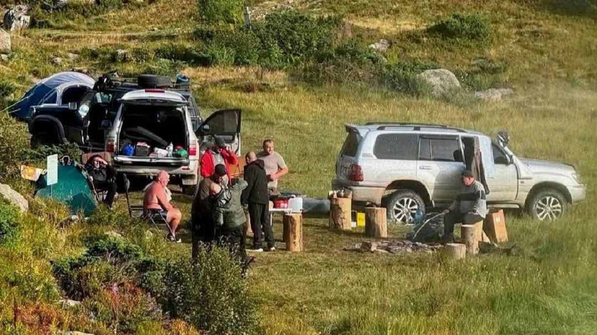 За напад на туристів біля озера Апшинець джиперам загрожує 7 років в’язниці