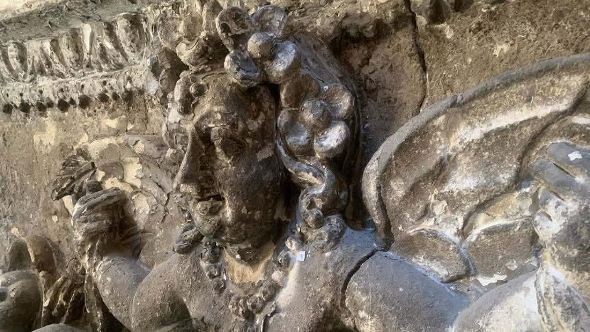 У Бережанах рятують скульптури Йогана Пфістера у замковій каплиці