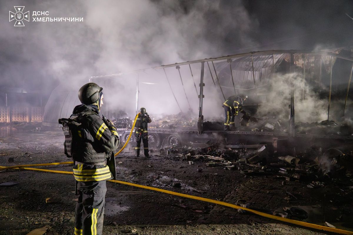 На Хмельниччині внаслідок атаки БпЛА виникли пожежі, є травмований