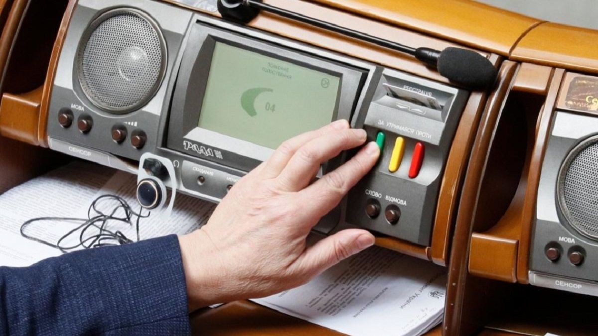 Правозахисники назвали п’ятірку нардепів, які найбільше шкодять довкіллю своєю законотворчістю