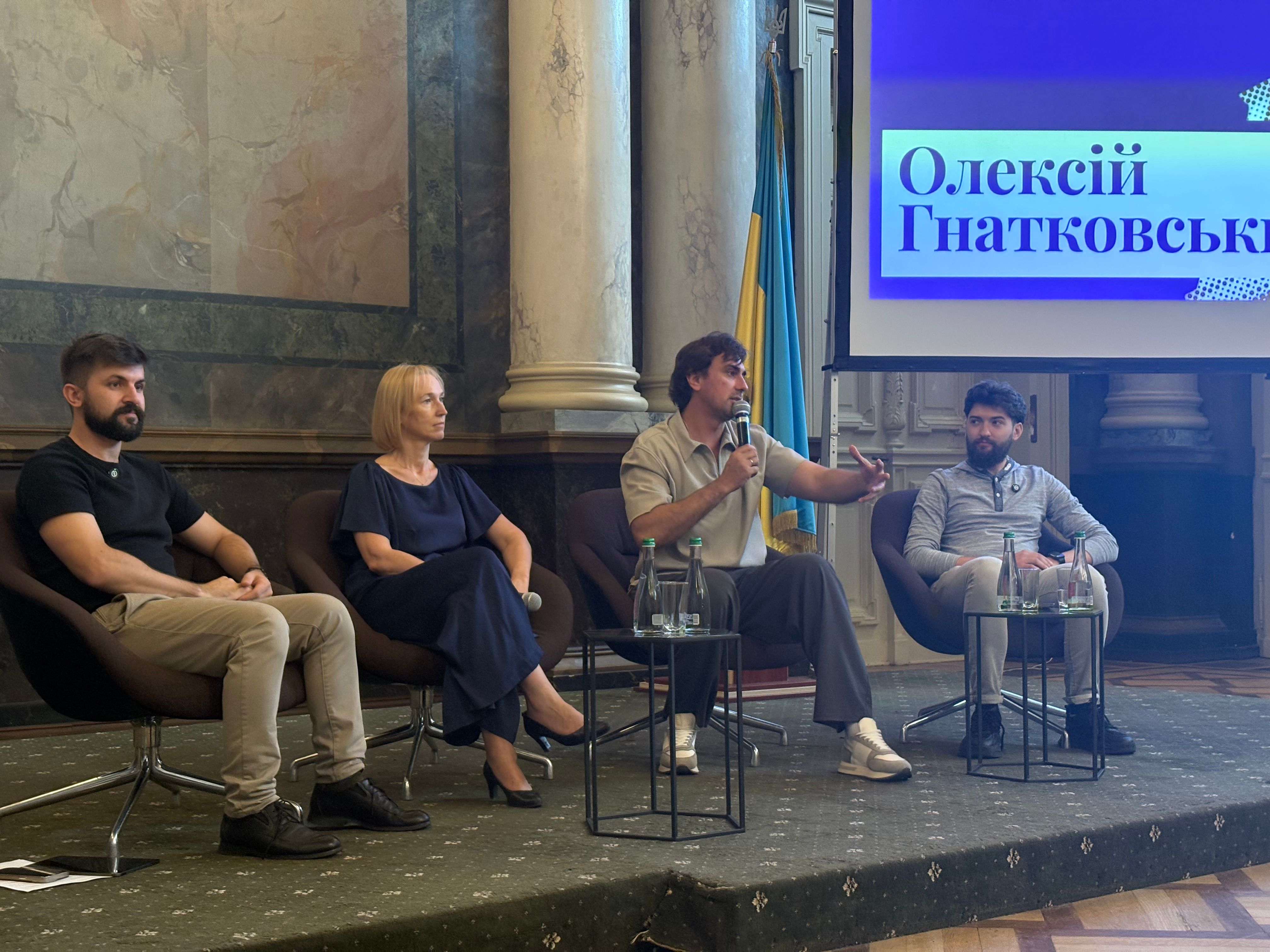 Олексій Гнатковський на зустрічі з студентами / Фото blago