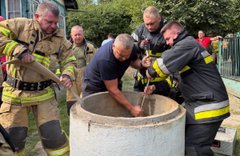 У Зимній Воді 48-річний мешканець впав у 20-метрову криницю
