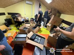  У Луцьку ліквідували шахрайський кол-центр із щомісячним доходом у 500 тис. доларів