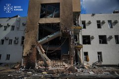 Росіяни вдарили по будівлі телеканалу «Ми – Україна» під час ефіру, є поранені