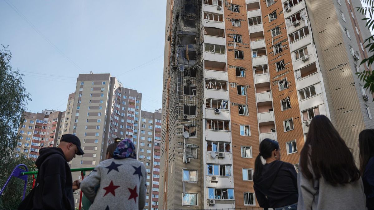 Росіяни атакували дроном житловий хмарочос в Києві, є постраждалі