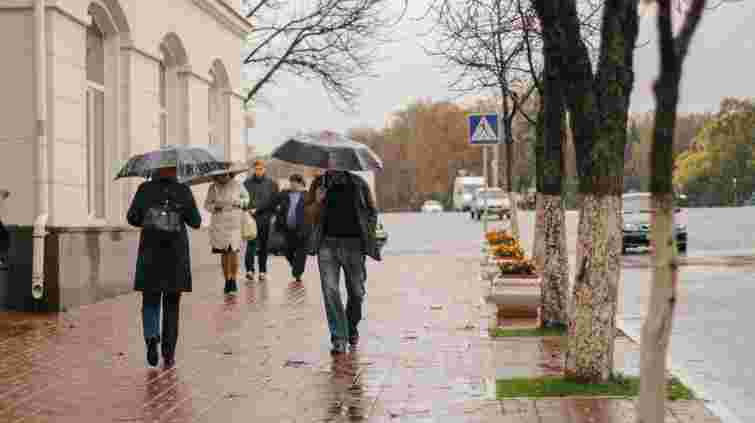 Різке похолодання: синоптики назвали області, де очікувати лише +16°C вдень