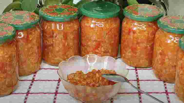 Салат із рисом та овочами на зиму в банках