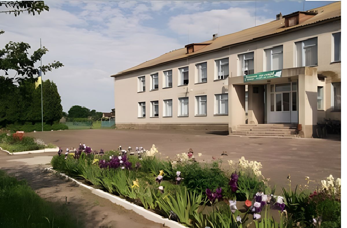  Директор ліцею на Волині отримав штраф за працевлаштування та преміювання сина 