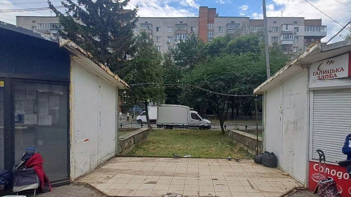 Через реконструкцію вулиці Мазепи у Львові власники самостійно демонтували п’ять МАФів
