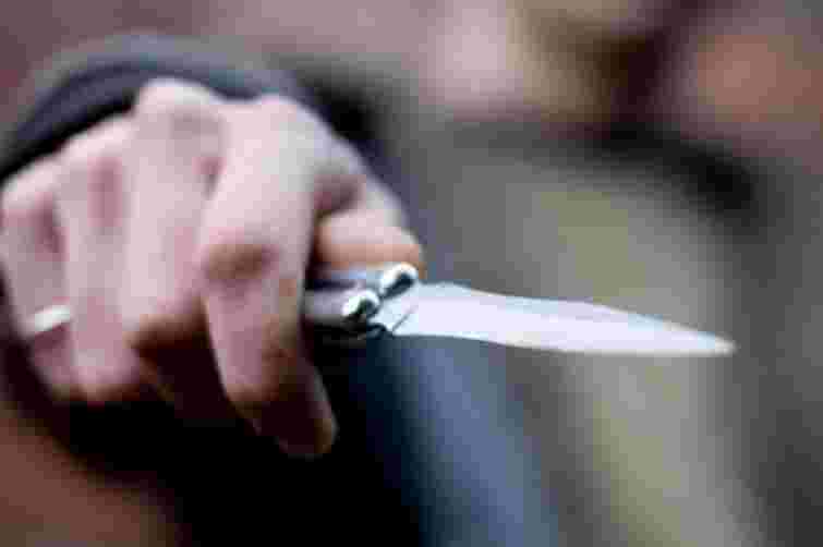 Суд у Львові звільнив від покарання нападника, який ножем поранив поліцейського