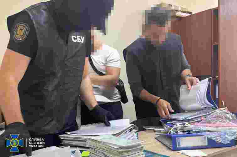 Посадовців Луганської ОВА викрили на спробі привласнити 5 млн грн