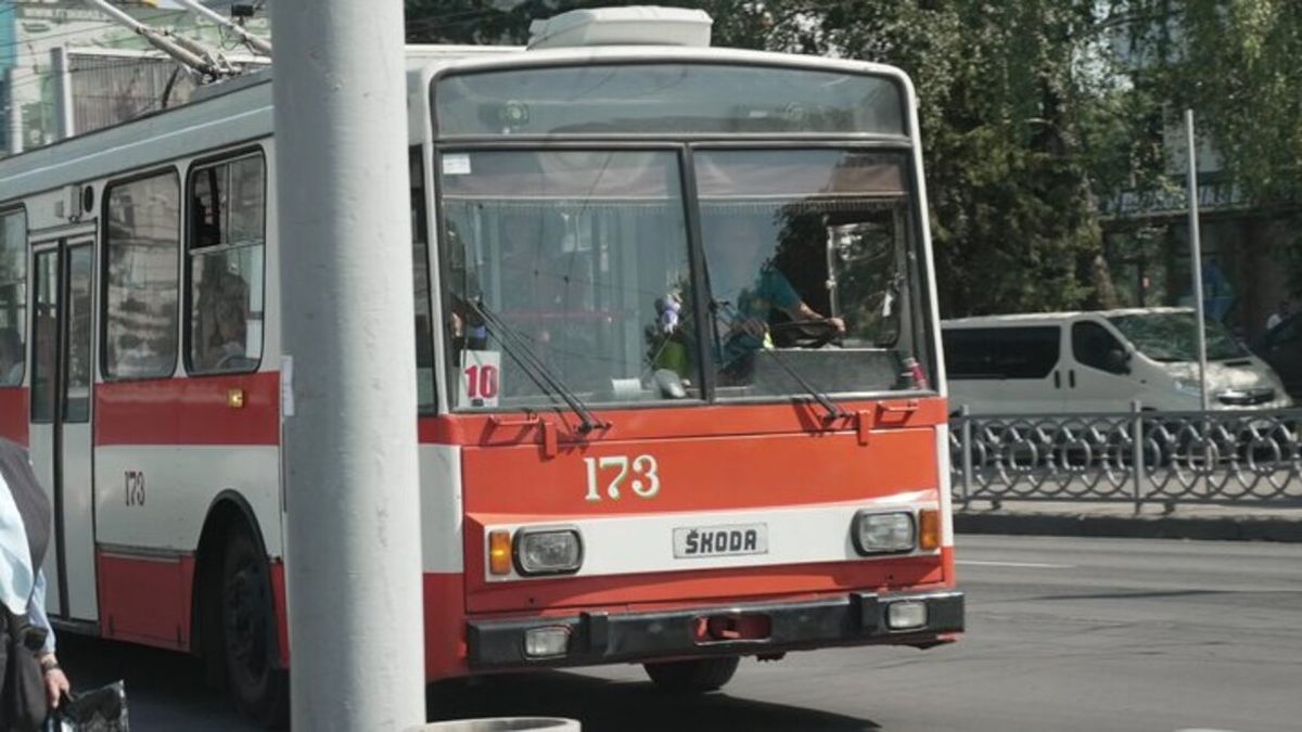 Після сутички з пасажирами в Рівному контролерку госпіталізували зі струсом мозку
